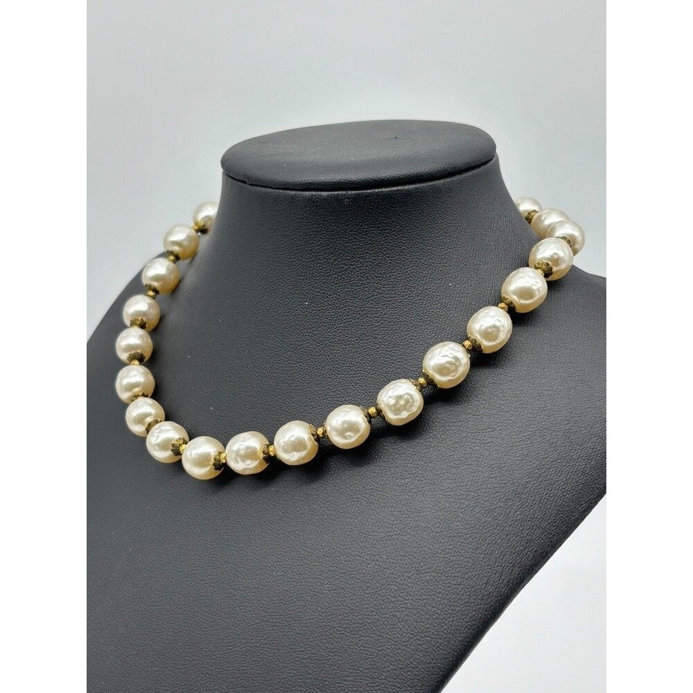 Vintage Miriam Haskell Baroque-Style Faux Pearl Choker-Necklace, Cluster Clasp - Picture 4 of 13